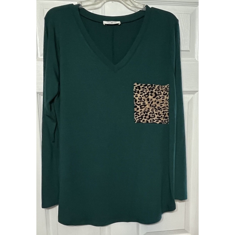 Zenana Womens Pullover V Neck Top Tunic Size 2X Green with Animal‎ Print Pocket